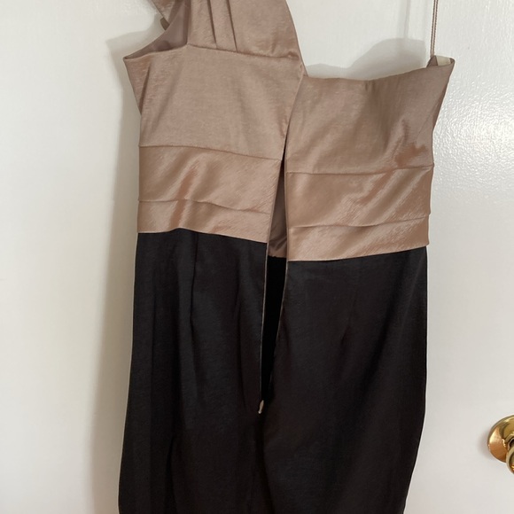 London Times, One Shoulder, Champaign and black, Size 4 Dress - Picture 6 of 11
